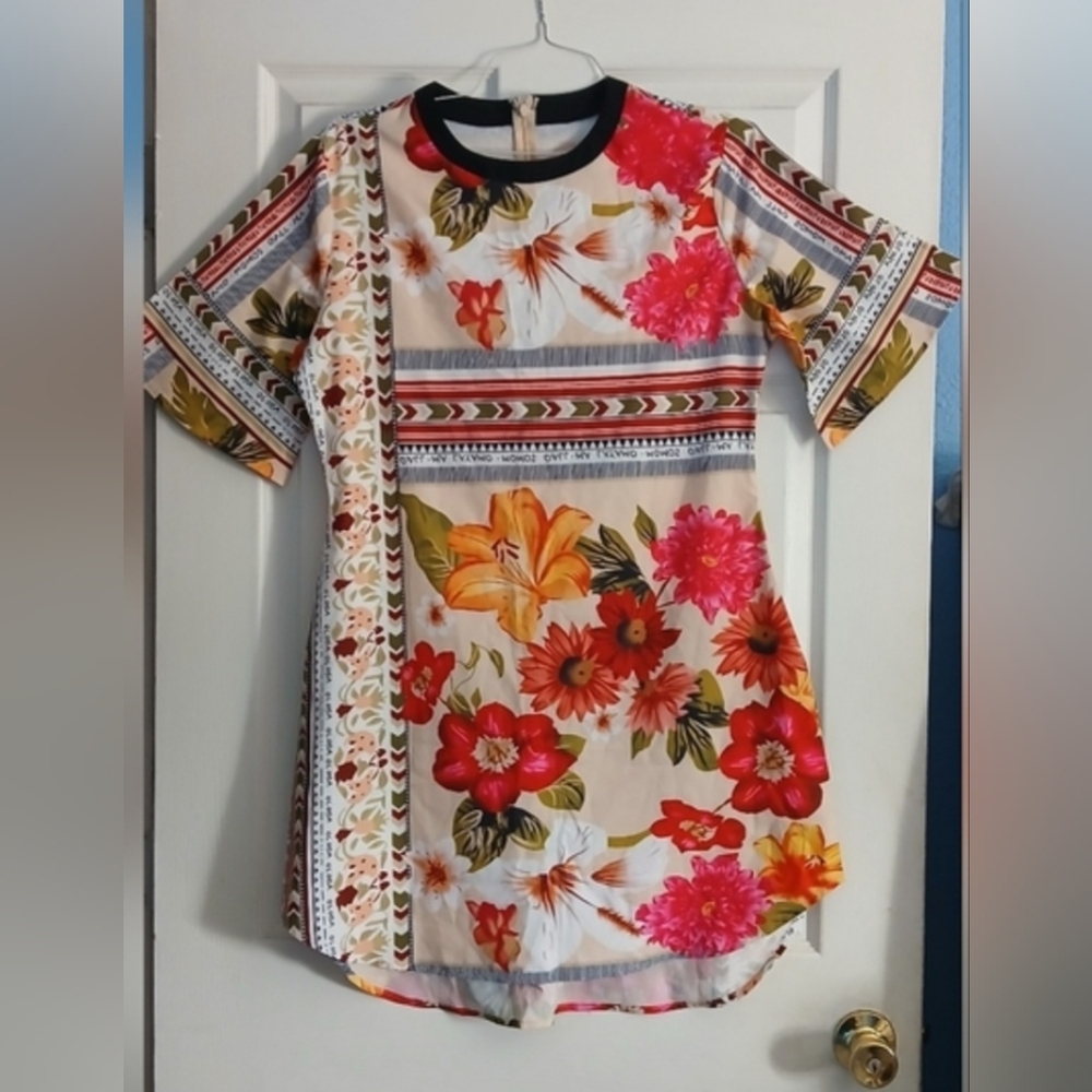 Floral Midi Dress with Red and Orange Accents - Picture 5 of 5